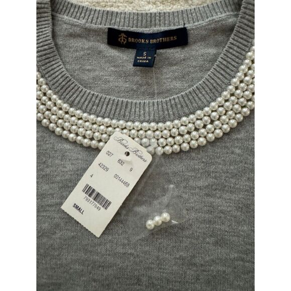 NWT Brooks Brothers Women's sweater top with pearl neckline, grey, size S - Picture 3 of 6